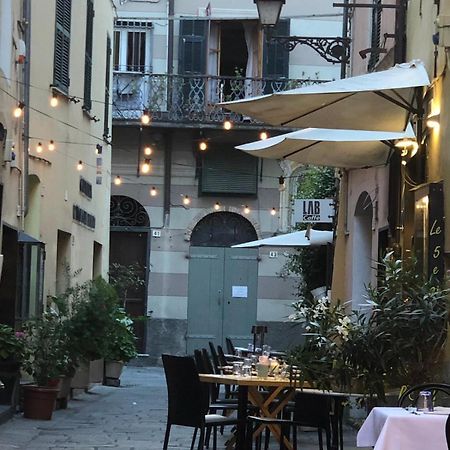La Casa Sulla Piazzetta Lägenhet Albenga Exteriör bild