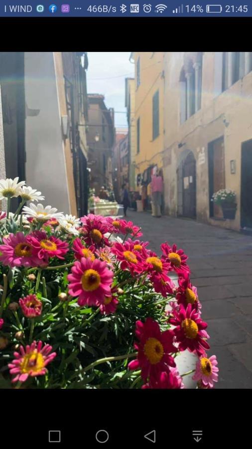 La Casa Sulla Piazzetta Lägenhet Albenga Exteriör bild
